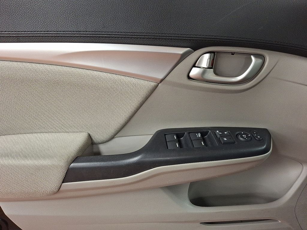 Thumbnail: 2013 Honda Civic - 10