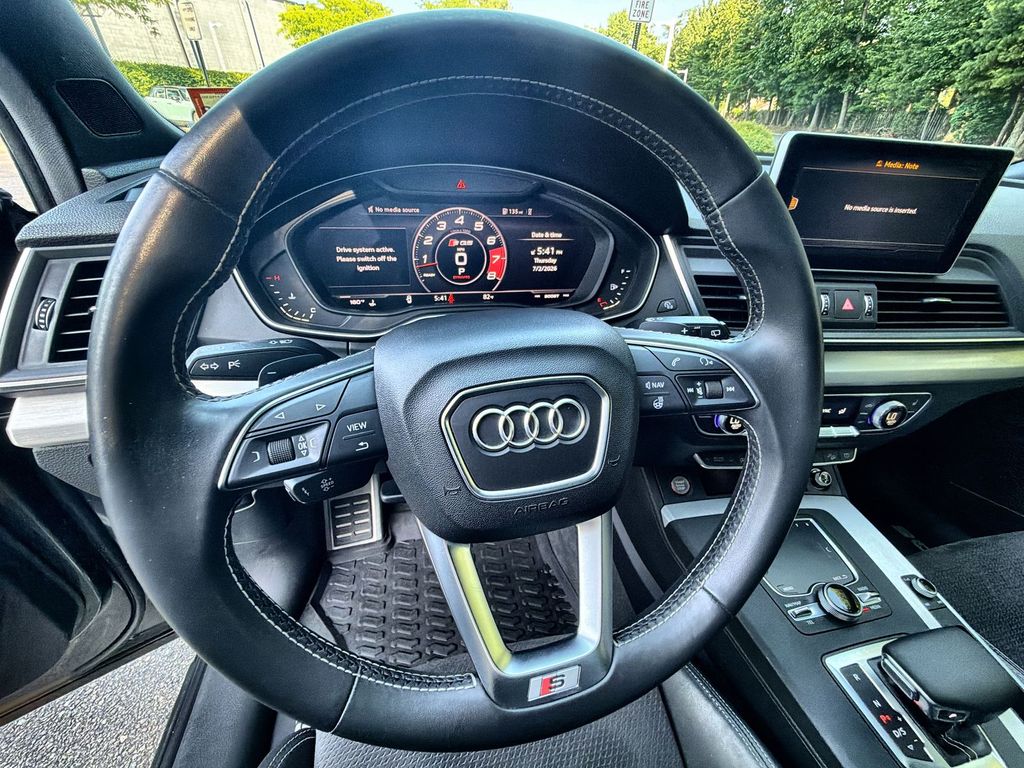 Thumbnail: 2018 Audi SQ5 - 23