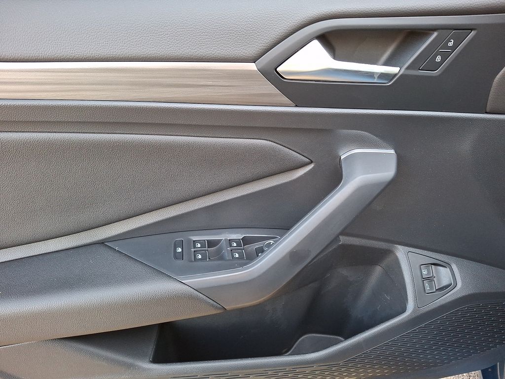 Thumbnail: 2021 Volkswagen Jetta - 8