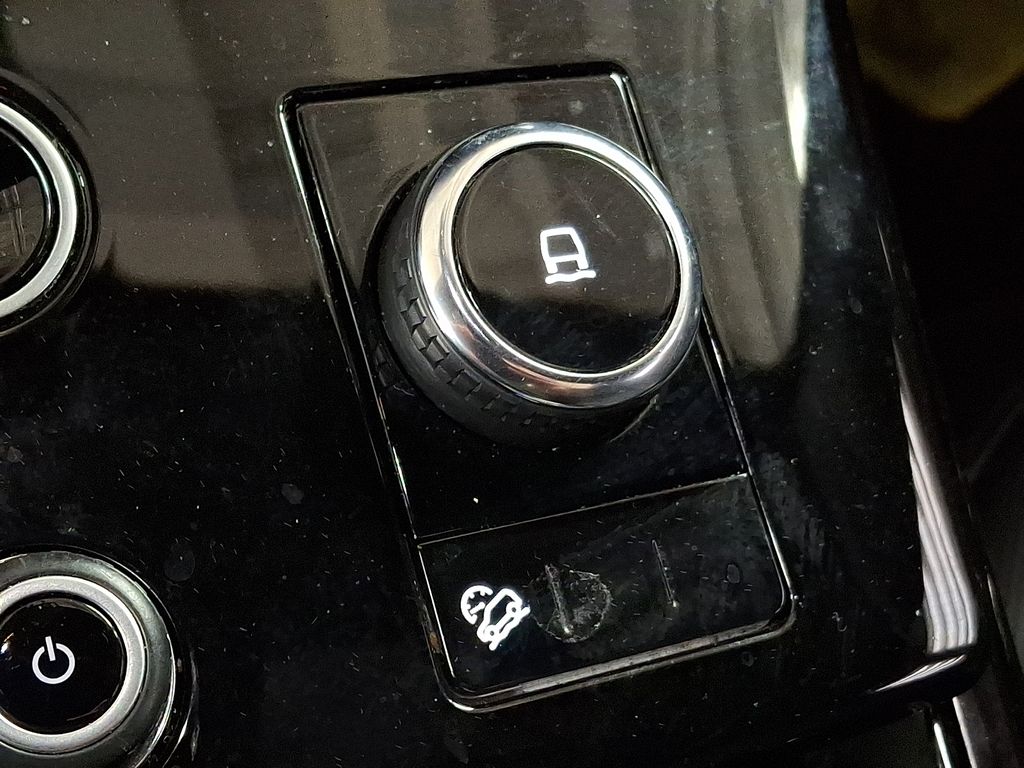 Thumbnail: 2023 Land Rover Range Rover Sport - 23