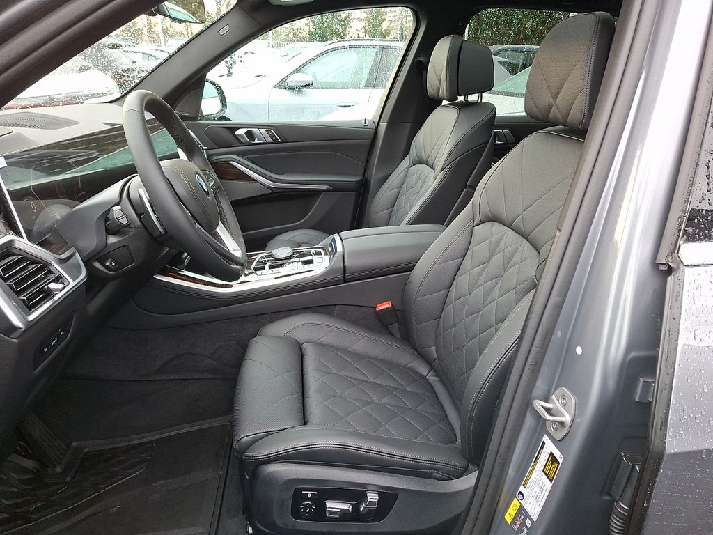 Thumbnail: 2026 BMW X5 - 9