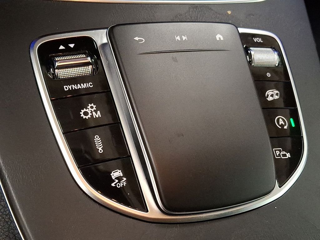 Thumbnail: 2022 Mercedes-Benz E-Class - 18