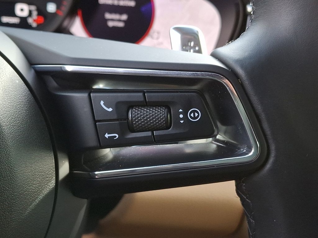 Thumbnail: 2022 Porsche Panamera - 19