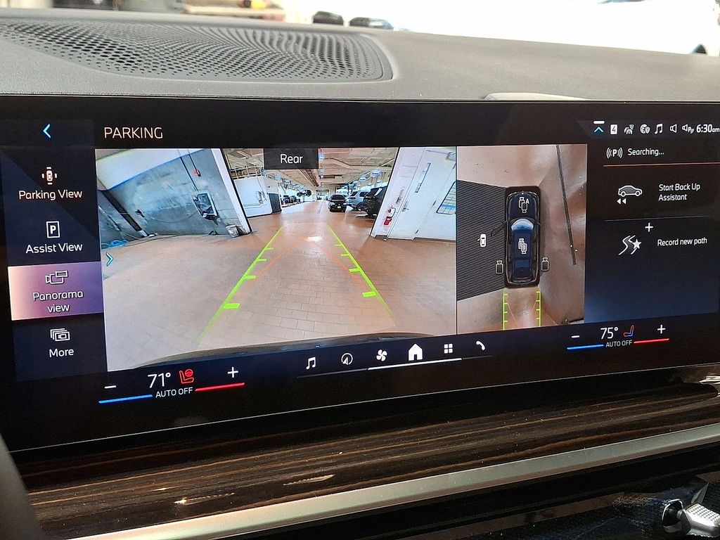 Thumbnail: 2026 BMW X7 - 14