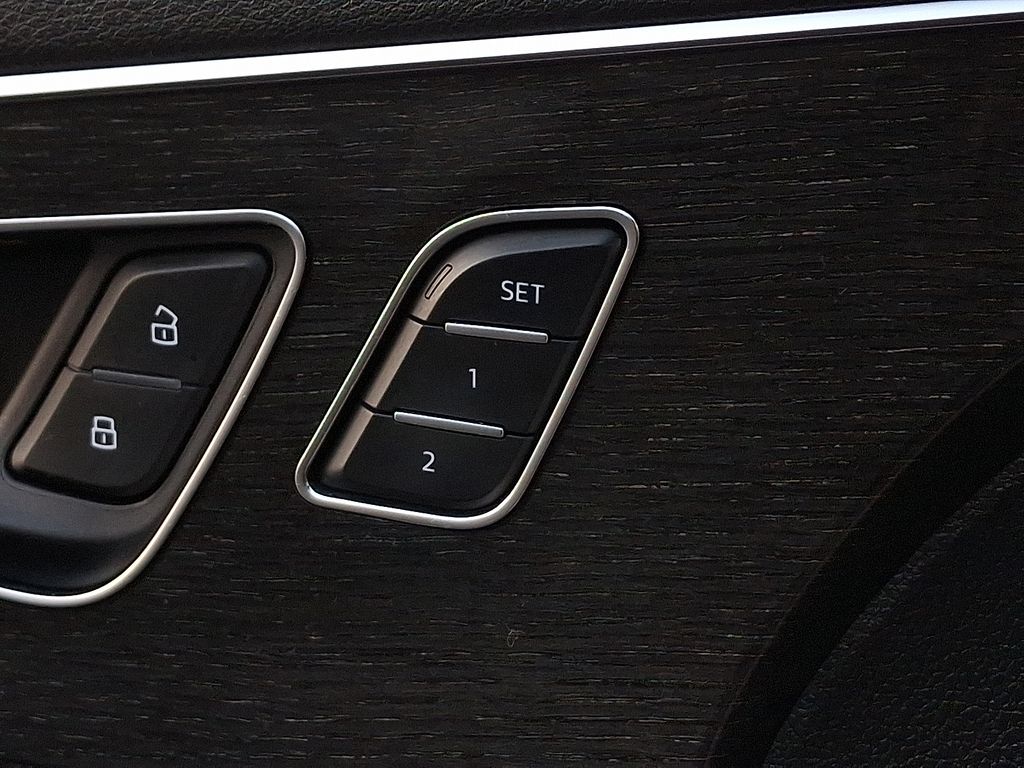 Thumbnail: 2019 Audi Q8 - 23