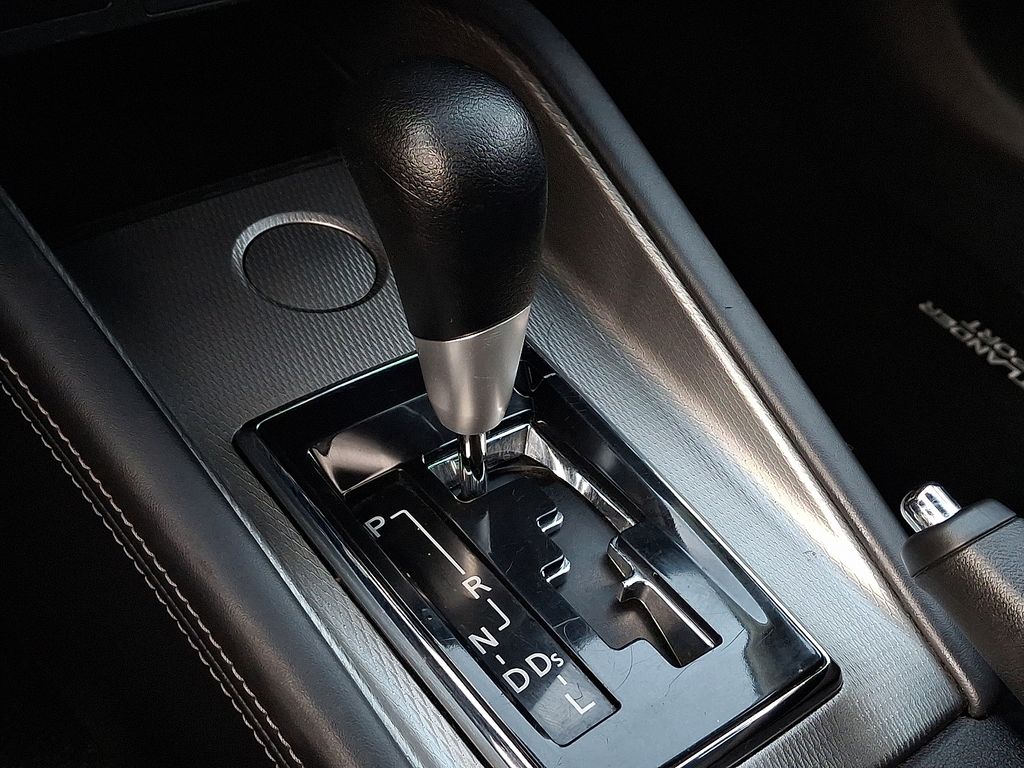 2022 Mitsubishi Outlander Sport ES 11
