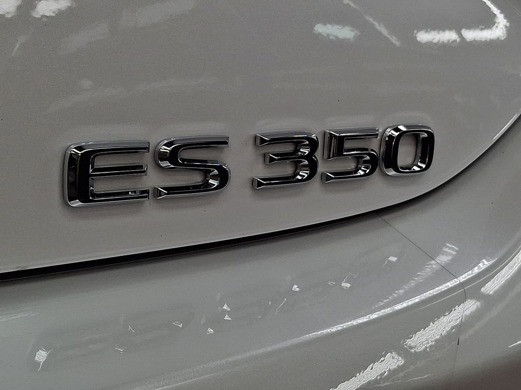 Thumbnail: 2024 Lexus ES - 29