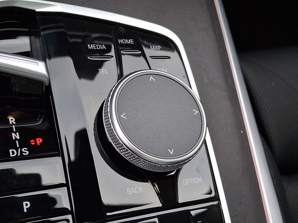 Thumbnail: 2024 BMW X7 - 23