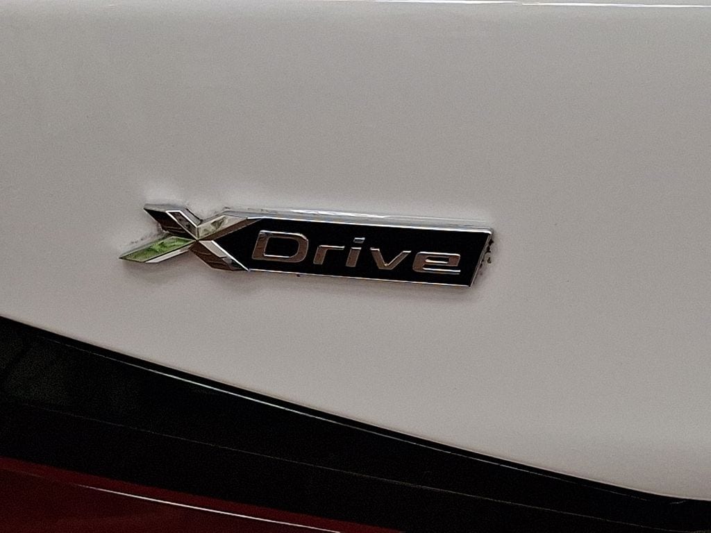 Thumbnail: 2023 BMW 5 Series - 28