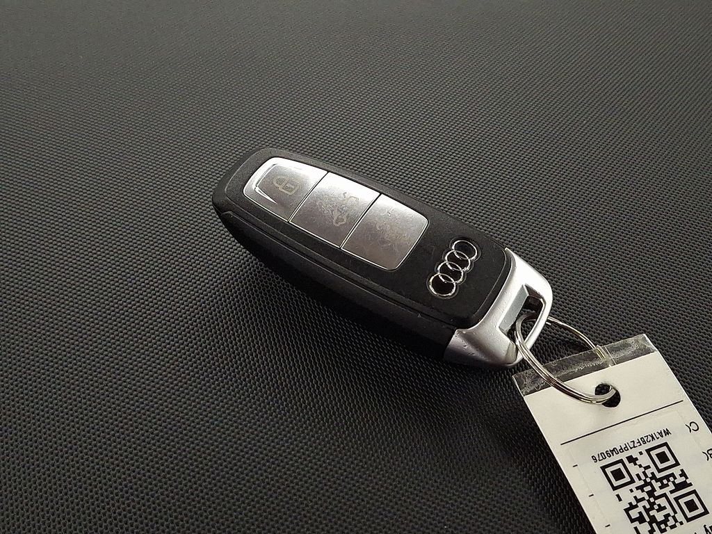 Thumbnail: 2023 Audi Q4 e-tron - 20