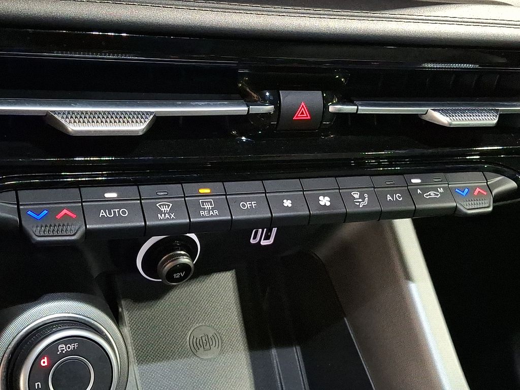 Thumbnail: 2024 Alfa Romeo Tonale - 13