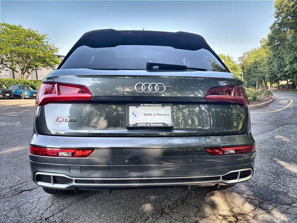 Thumbnail: 2018 Audi SQ5 - 13