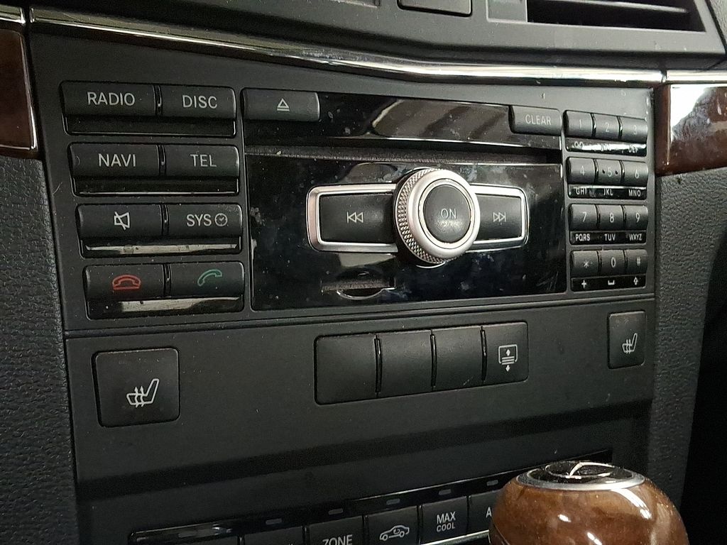 Thumbnail: 2012 Mercedes-Benz E-Class - 13