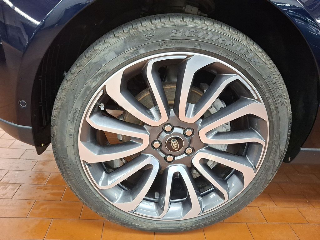 Thumbnail: 2021 Land Rover Range Rover - 6