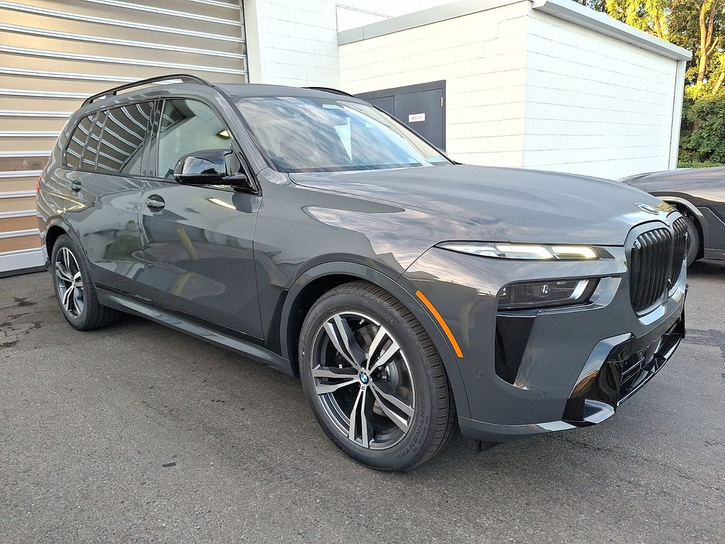 Thumbnail: 2027 BMW X7 - 3