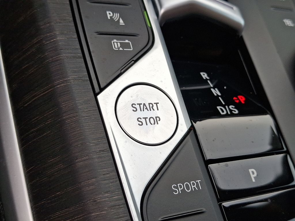 2024 BMW 3 Series 330e xDrive 22