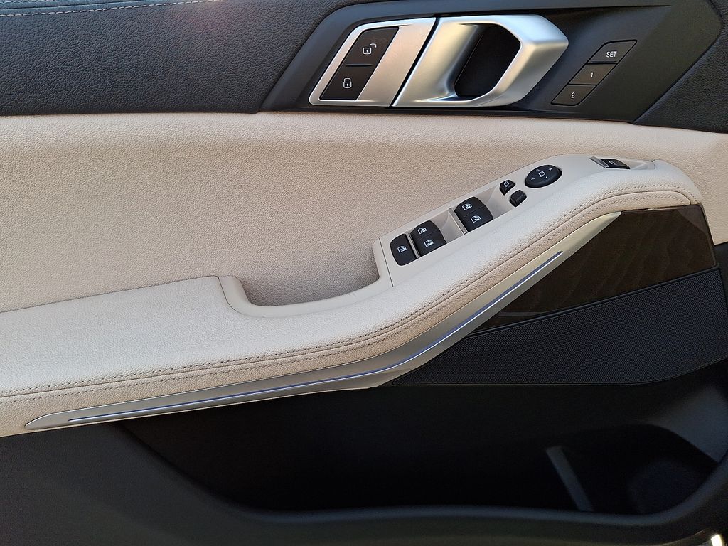 Thumbnail: 2022 BMW X5 - 9