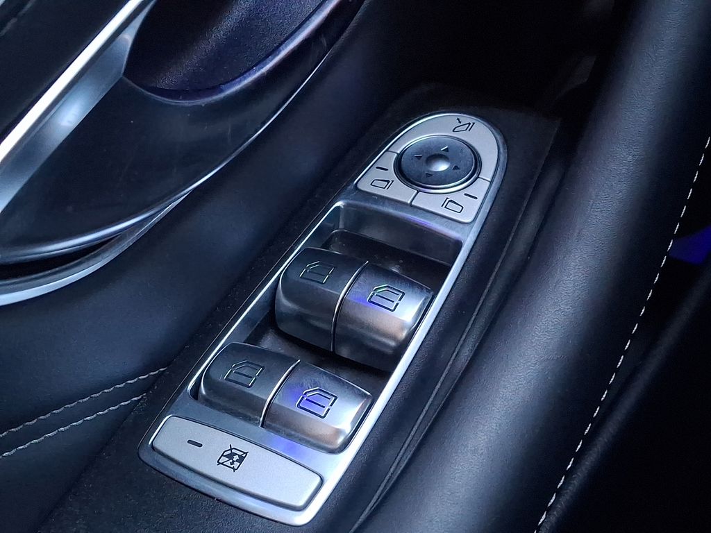 Thumbnail: 2021 Mercedes-Benz E-Class - 22