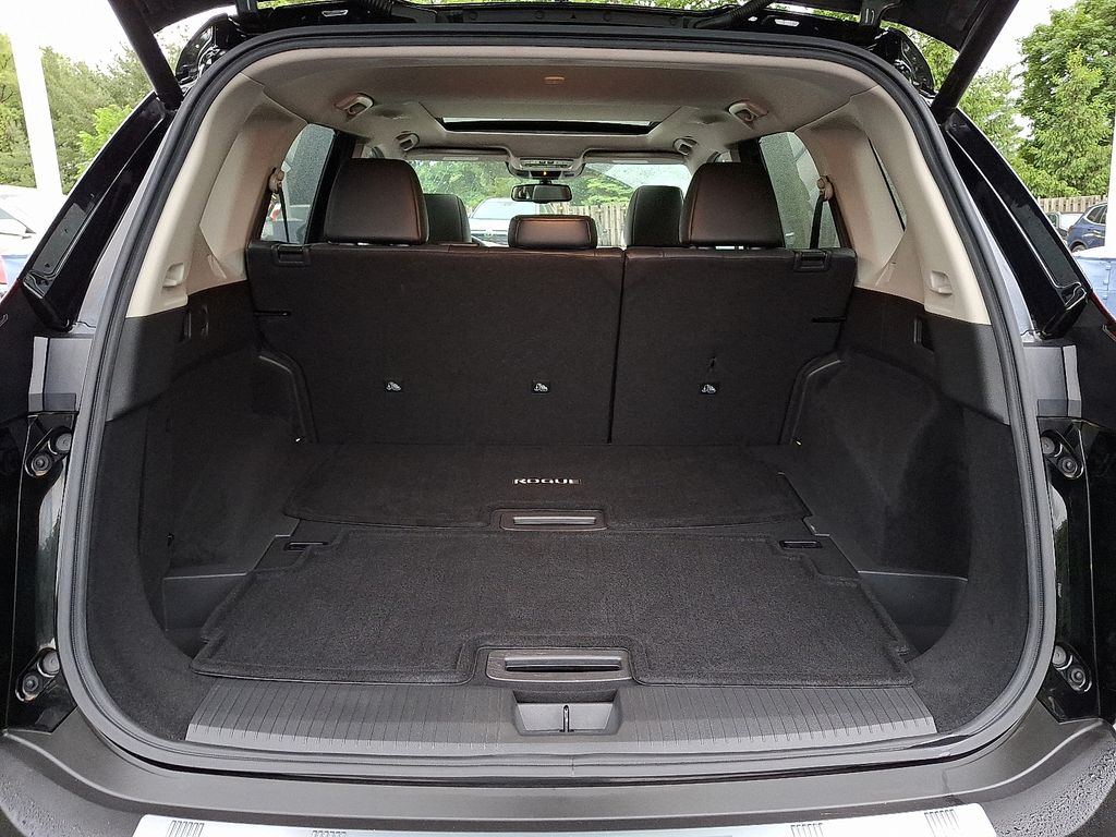 2022 Nissan Rogue Platinum 27