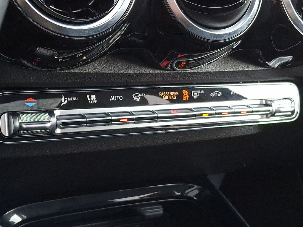 Thumbnail: 2021 Mercedes-Benz GLB - 13