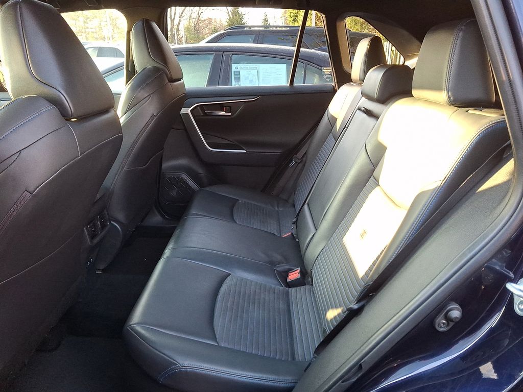 Thumbnail: 2020 Toyota RAV4 - 7