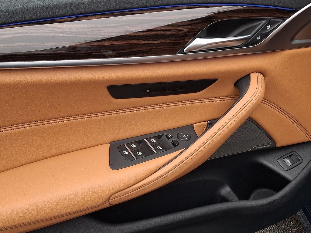 Thumbnail: 2023 BMW 5 Series - 8