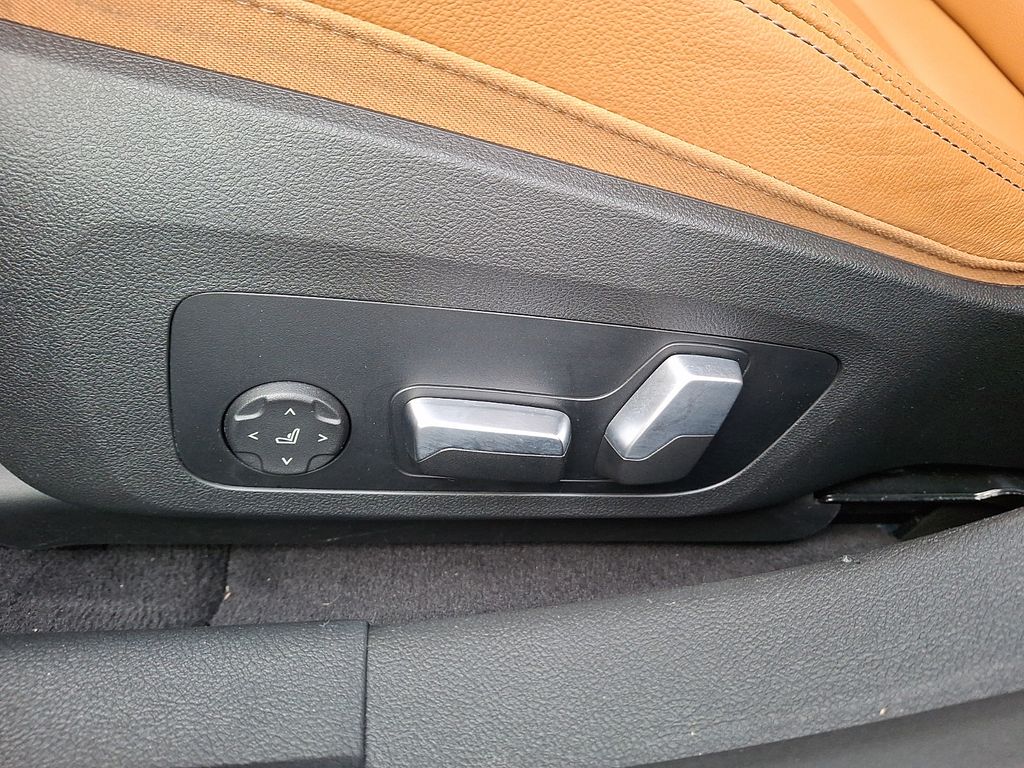 Thumbnail: 2023 BMW i4 - 10