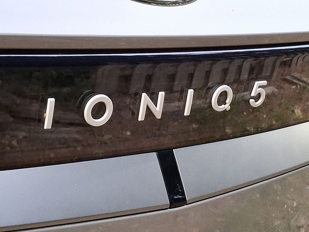 Thumbnail: 2023 Hyundai Ioniq 5 - 29