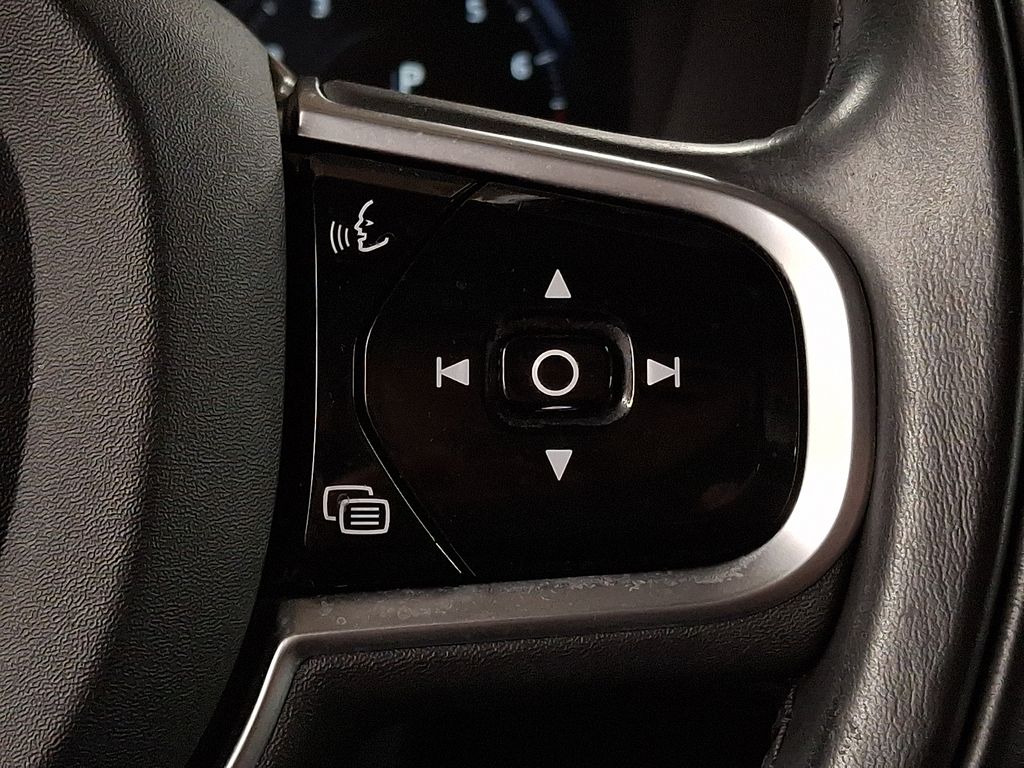 Thumbnail: 2020 Volvo XC90 - 18