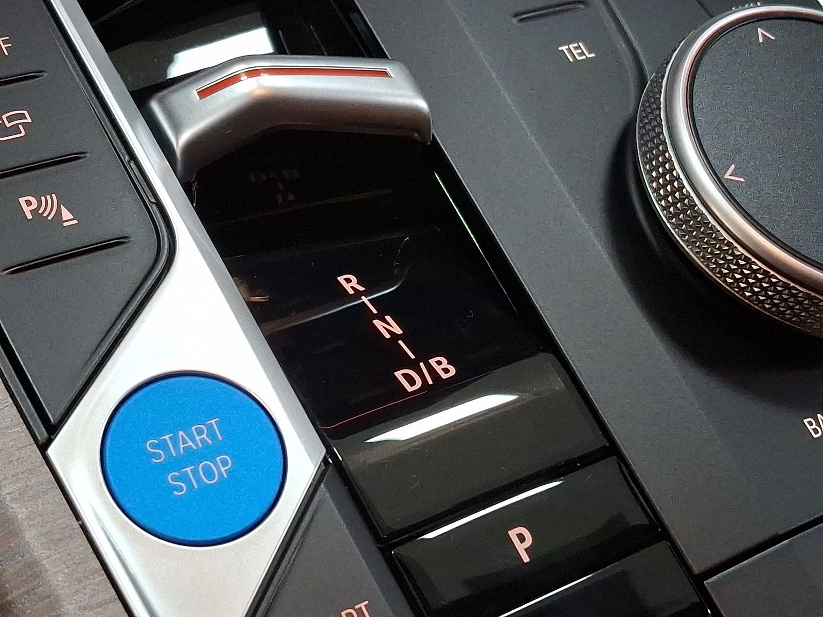 Thumbnail: 2025 BMW i4 - 11