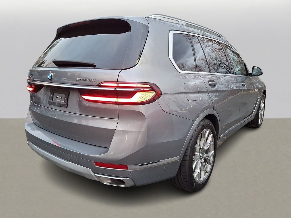 Thumbnail: 2023 BMW X7 - 3
