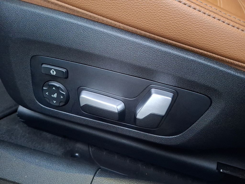 Thumbnail: 2021 BMW 3 Series - 11