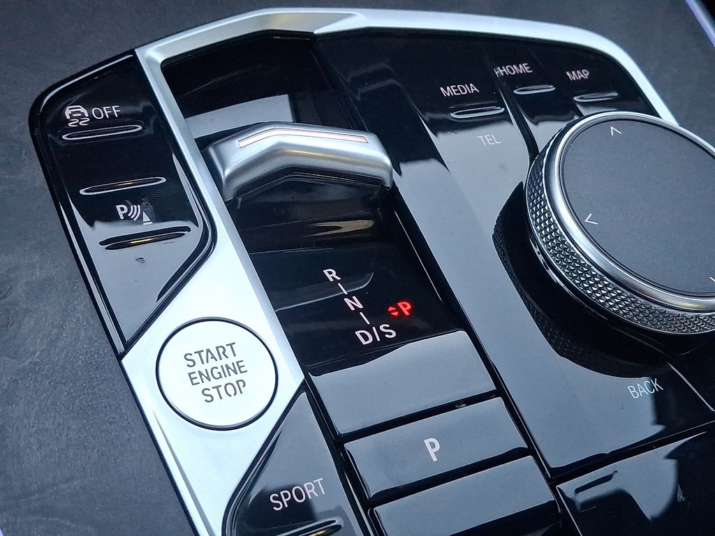 Thumbnail: 2023 BMW X7 - 12