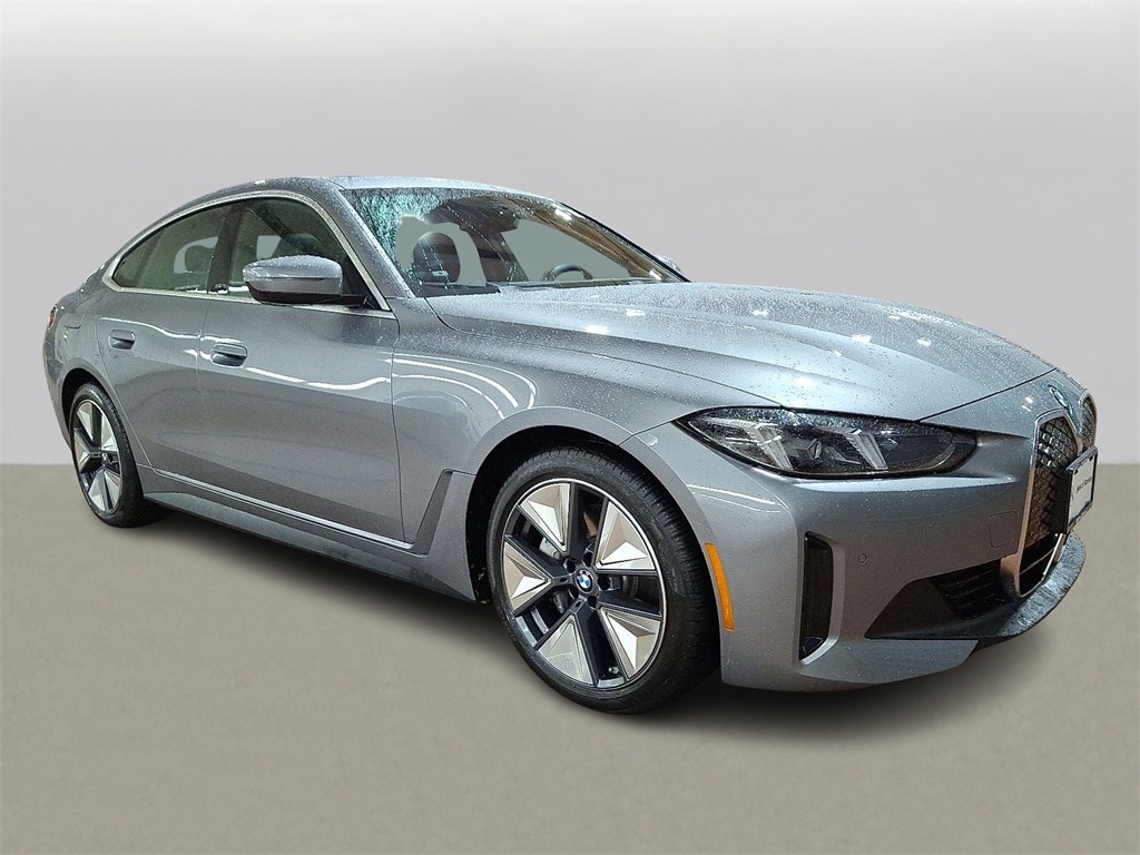 Thumbnail: 2025 BMW i4 - 3