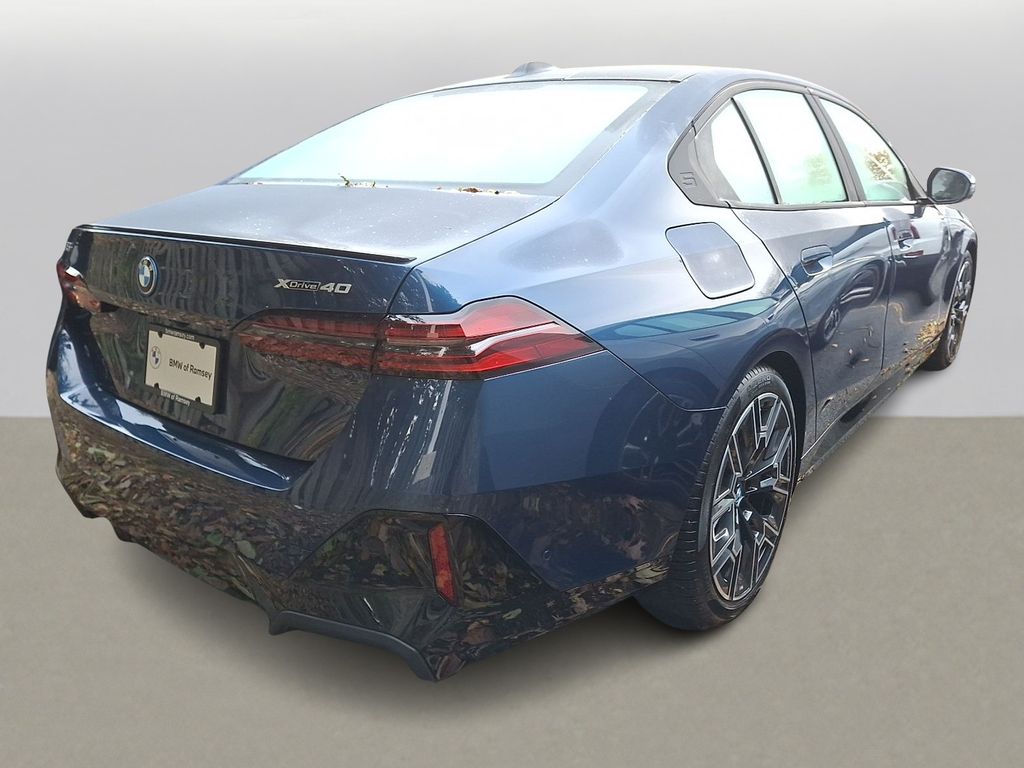 Thumbnail: 2025 BMW i5 - 3