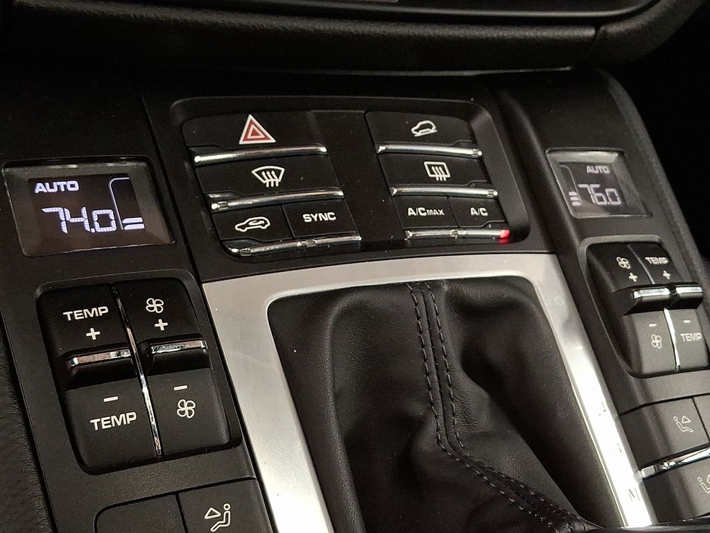 Thumbnail: 2021 Porsche Macan - 11