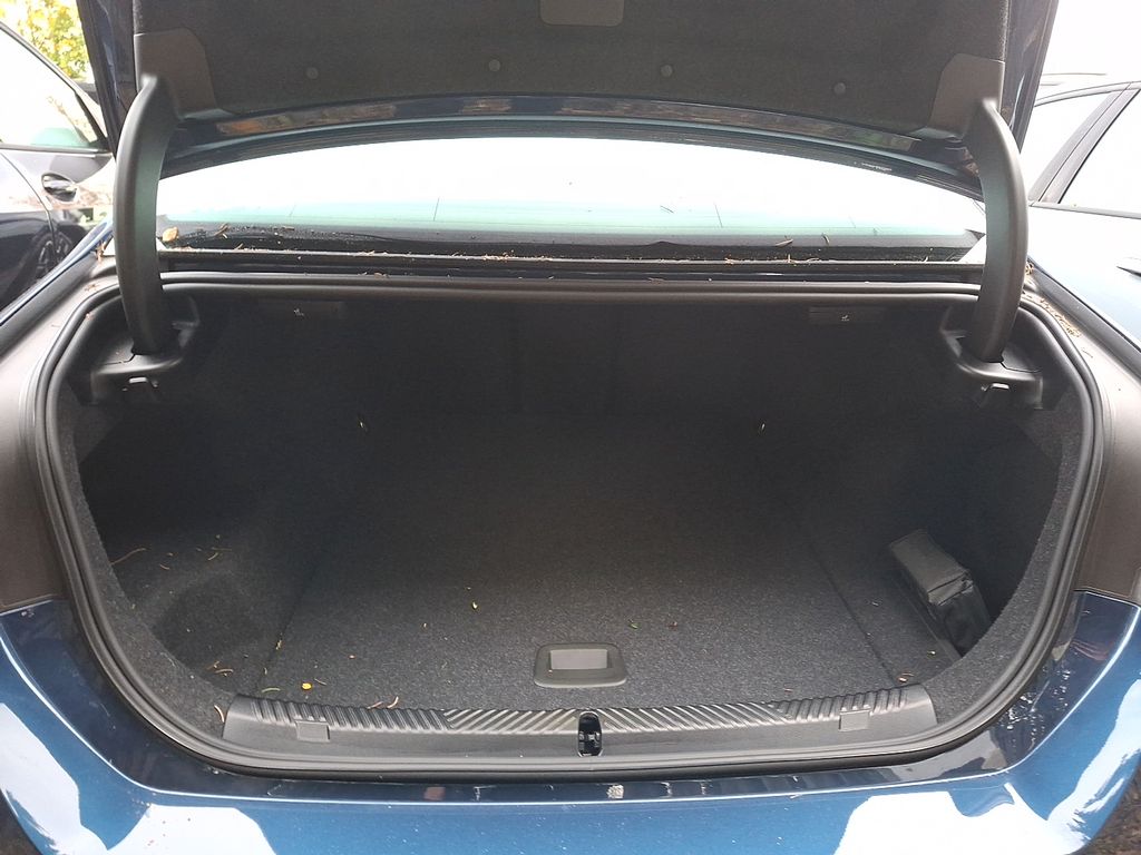 Thumbnail: 2025 BMW i5 - 27