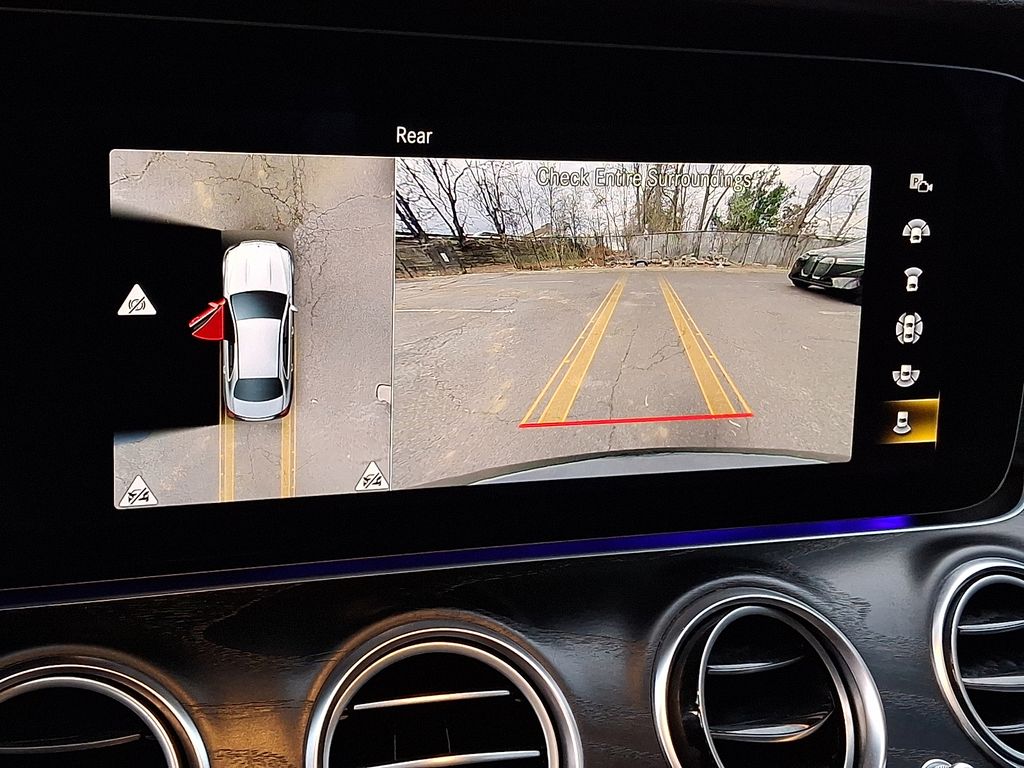 Thumbnail: 2022 Mercedes-Benz E-Class - 14