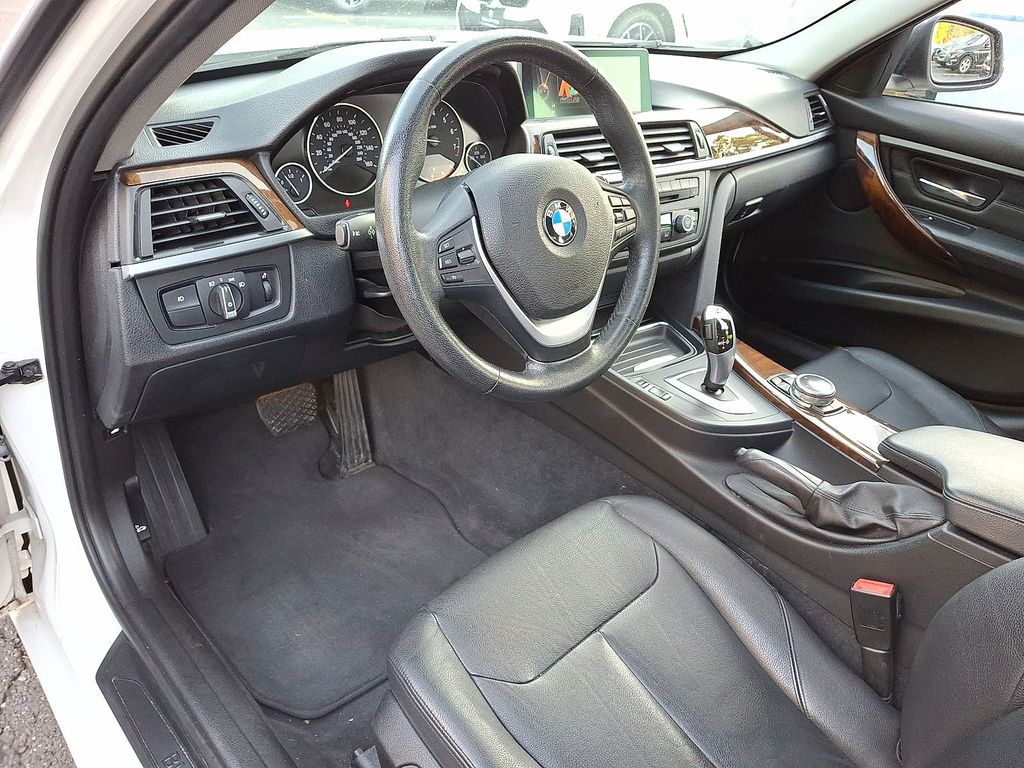 Thumbnail: 2014 BMW 3 Series - 20