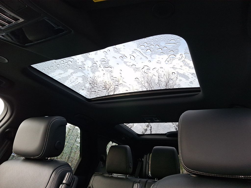 Thumbnail: 2025 Land Rover Discovery - 12