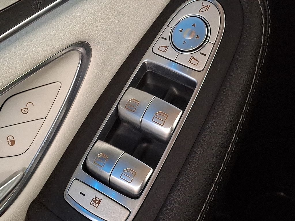 Thumbnail: 2017 Mercedes-Benz C-Class - 23