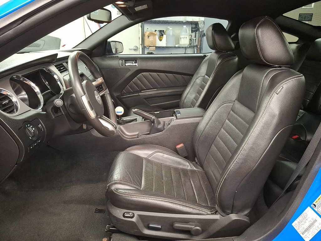 Thumbnail: 2010 Ford Mustang - 12