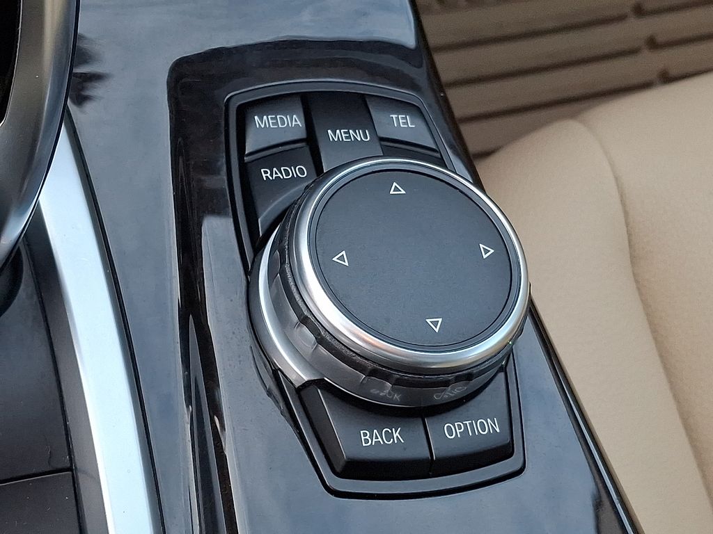Thumbnail: 2015 BMW 5 Series - 23