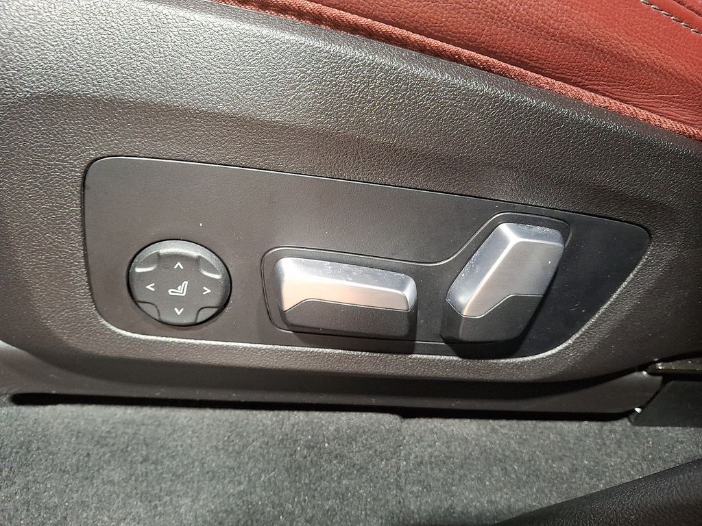 Thumbnail: 2023 BMW X4 - 10