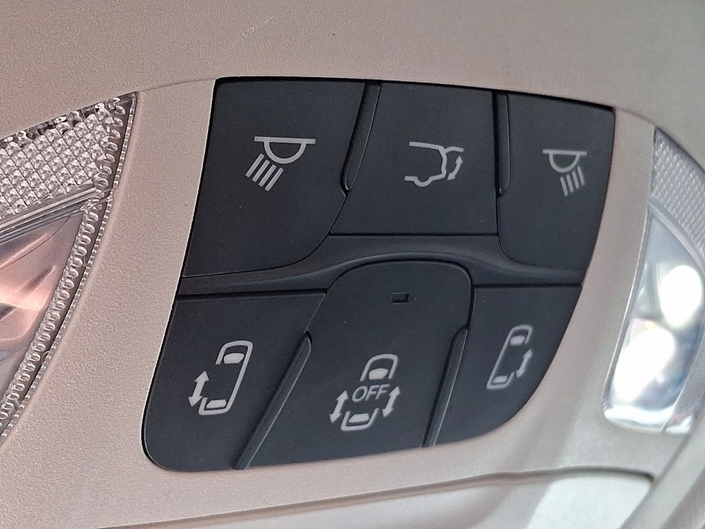 Thumbnail: 2023 Chrysler Pacifica - 23