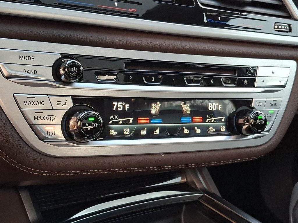 Thumbnail: 2019 BMW 7 Series - 13