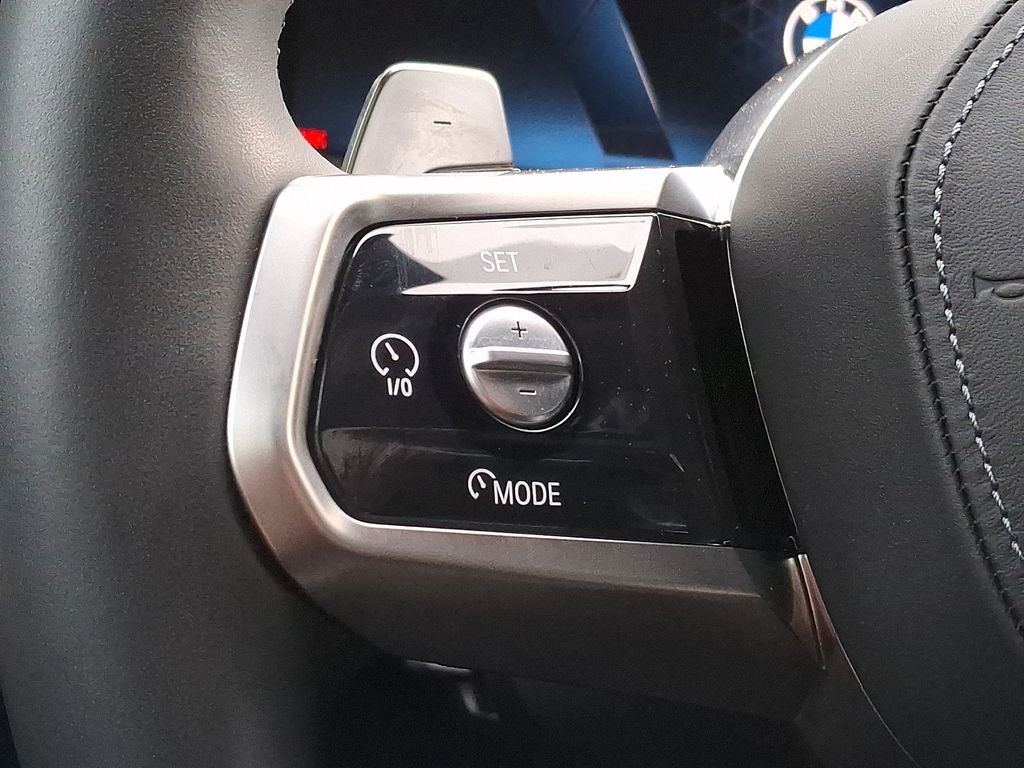 Thumbnail: 2023 BMW 7 Series - 16