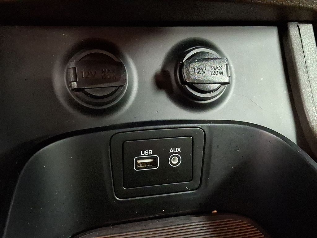 Thumbnail: 2017 Hyundai Santa Fe - 24