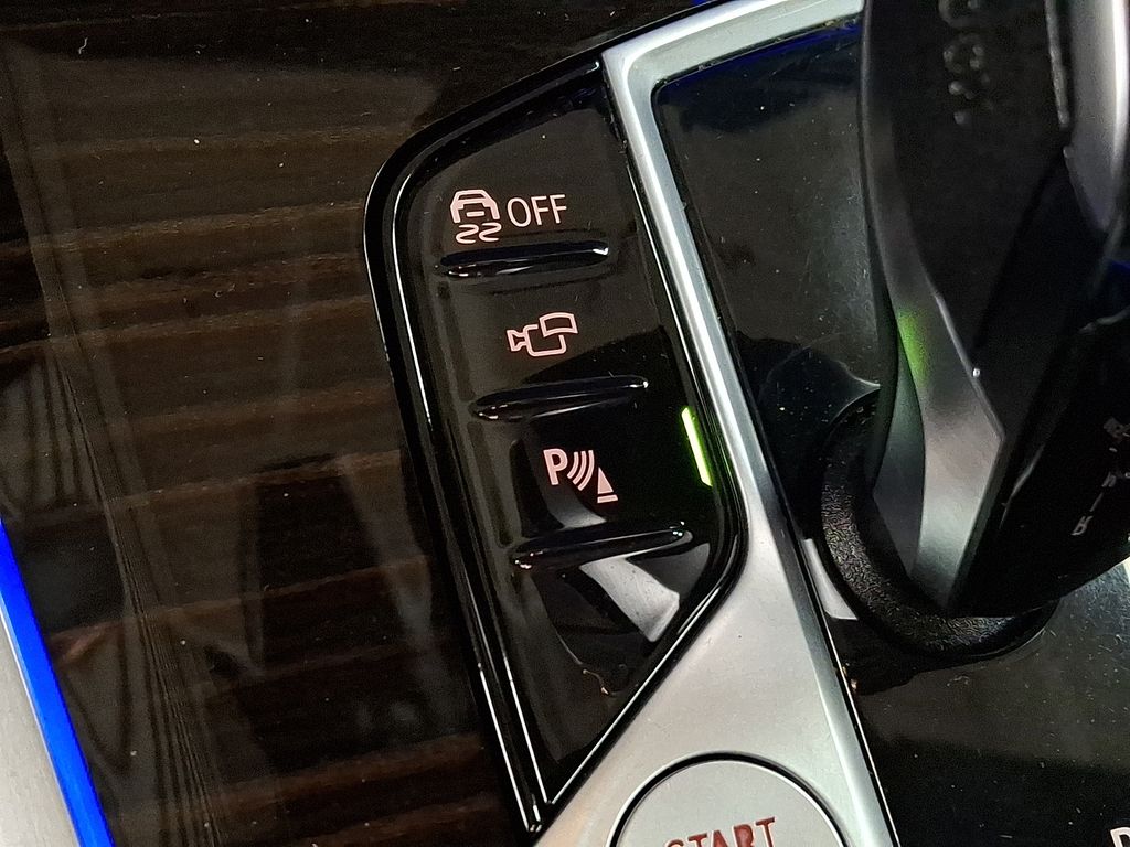 Thumbnail: 2021 BMW X7 - 22