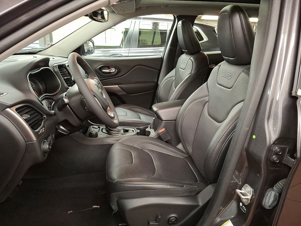 Thumbnail: 2021 Jeep Cherokee - 9